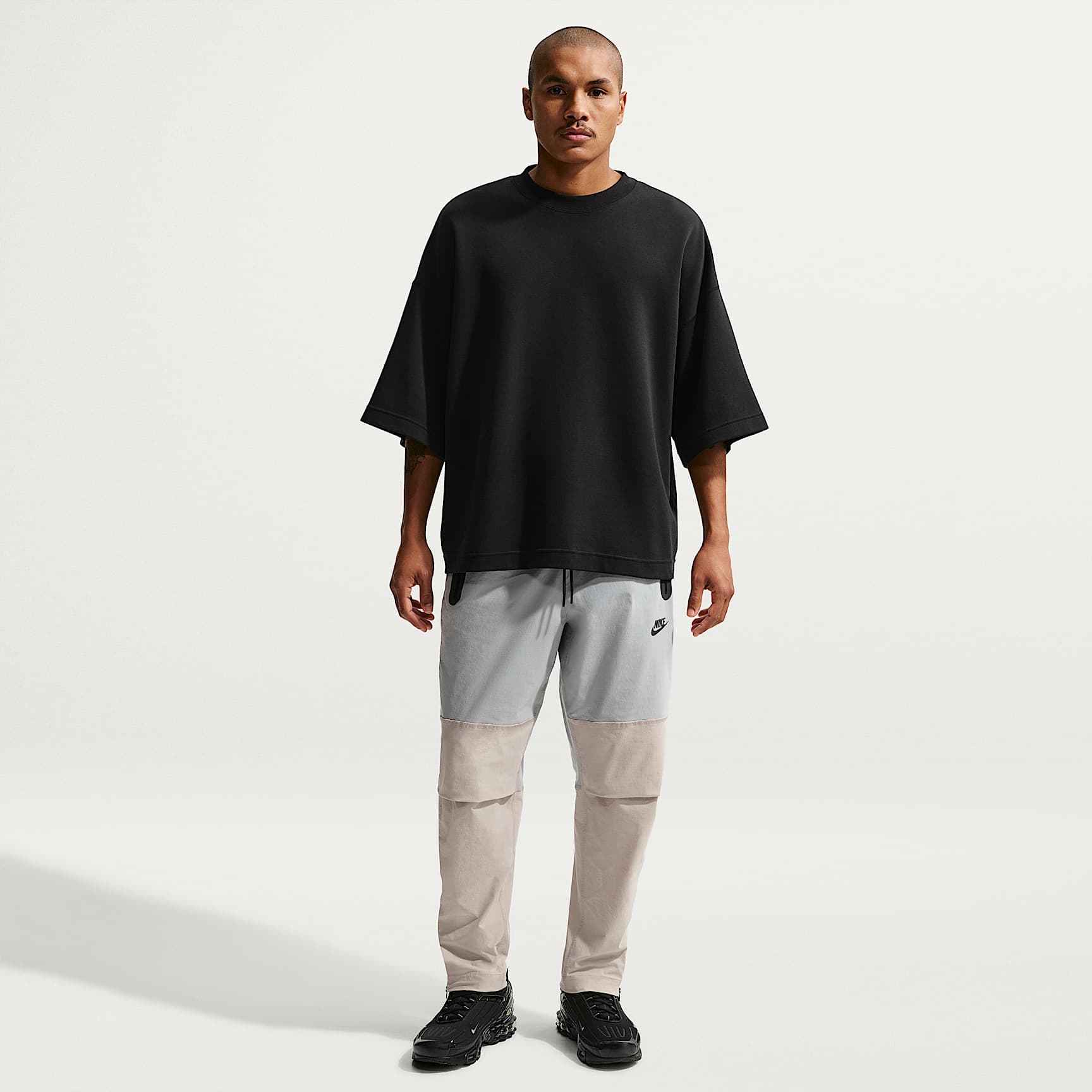 Nike Tech Men's Woven Trousers. Nike LU